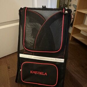 BRAND NEW Katziela Pet Carrier for travel. Backpack and wheeled